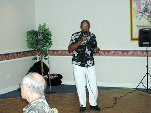 Eddie Lawrence entertains us